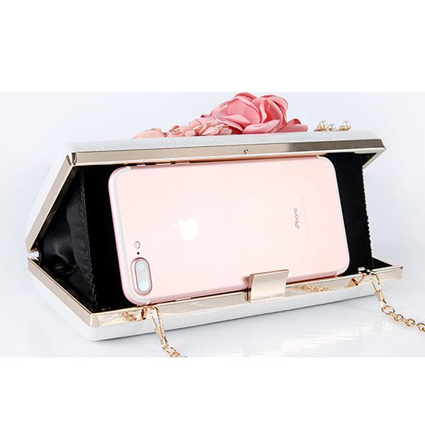 Abendtasche mit Blumenmuster