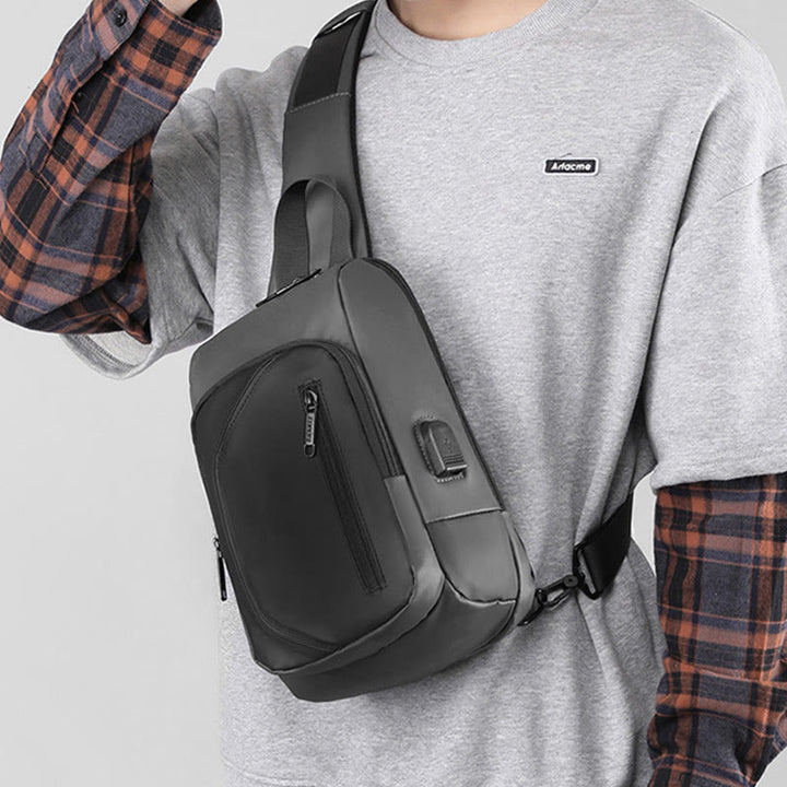 Wasserdichte, lässige Schultertasche mit USB-Ladeanschluss