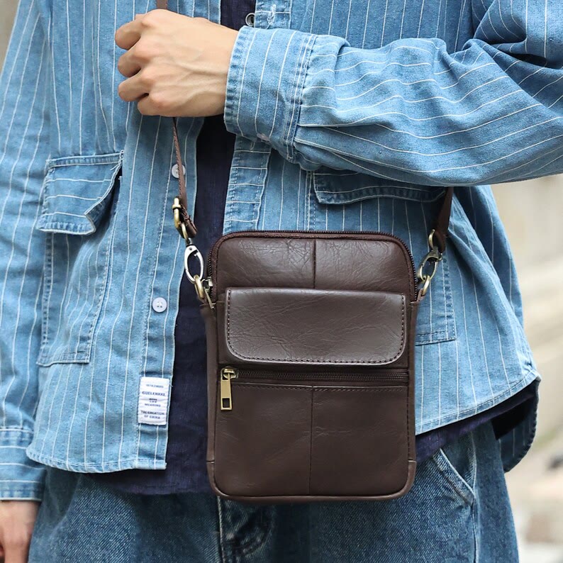 Kleine Messenger-Umhängetasche aus echtem Leder für Herren mit mehreren Taschen