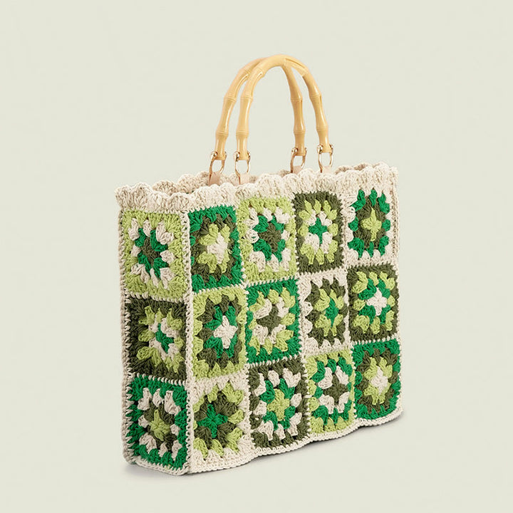 Gestrickte Handtasche mit Blumen-Patchwork-Muster und Bambusgriff