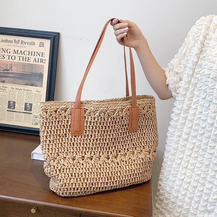 Leichte Sommerstrand-Handtasche aus gewebtem Stroh
