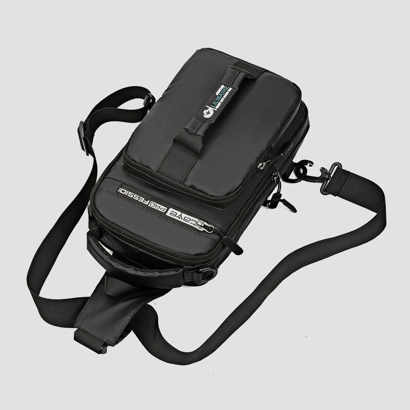Wasserdichte, großvolumige Schultertasche mit mehreren Tragemöglichkeiten und USB-Ladeanschluss