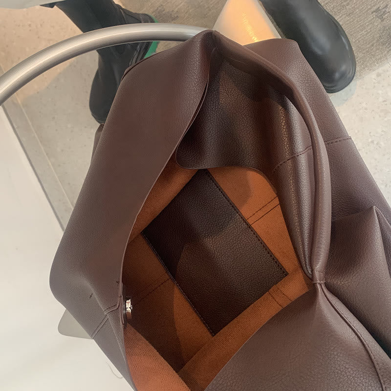 Große Tragetasche aus weichem Leder mit einzelner Schulter für Damen im Business-Stil