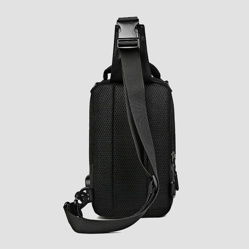 Wasserdichte, großvolumige Schultertasche mit mehreren Tragemöglichkeiten und USB-Ladeanschluss