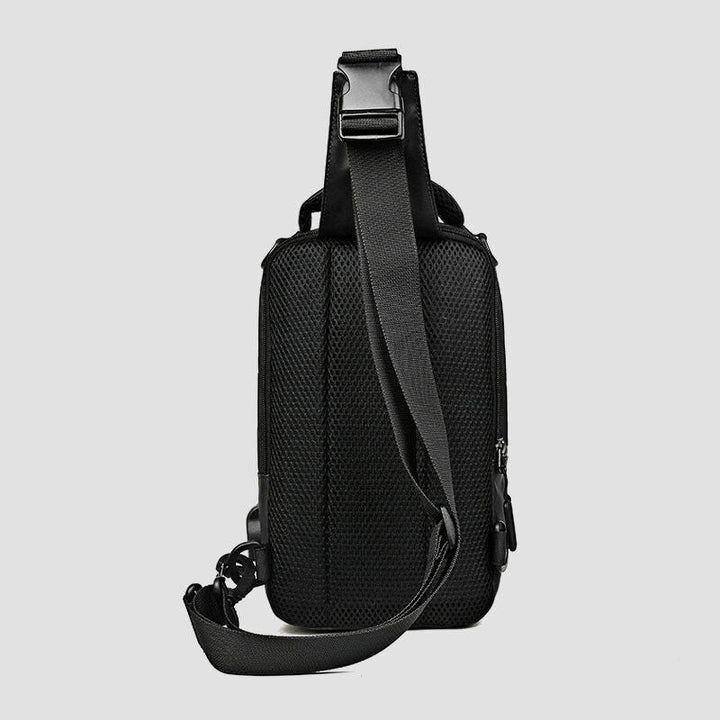 Wasserdichte, großvolumige Schultertasche mit mehreren Tragemöglichkeiten und USB-Ladeanschluss