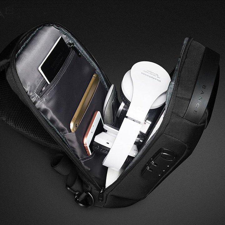 Wasserdichte Schultertasche mit USB-Ladeanschluss