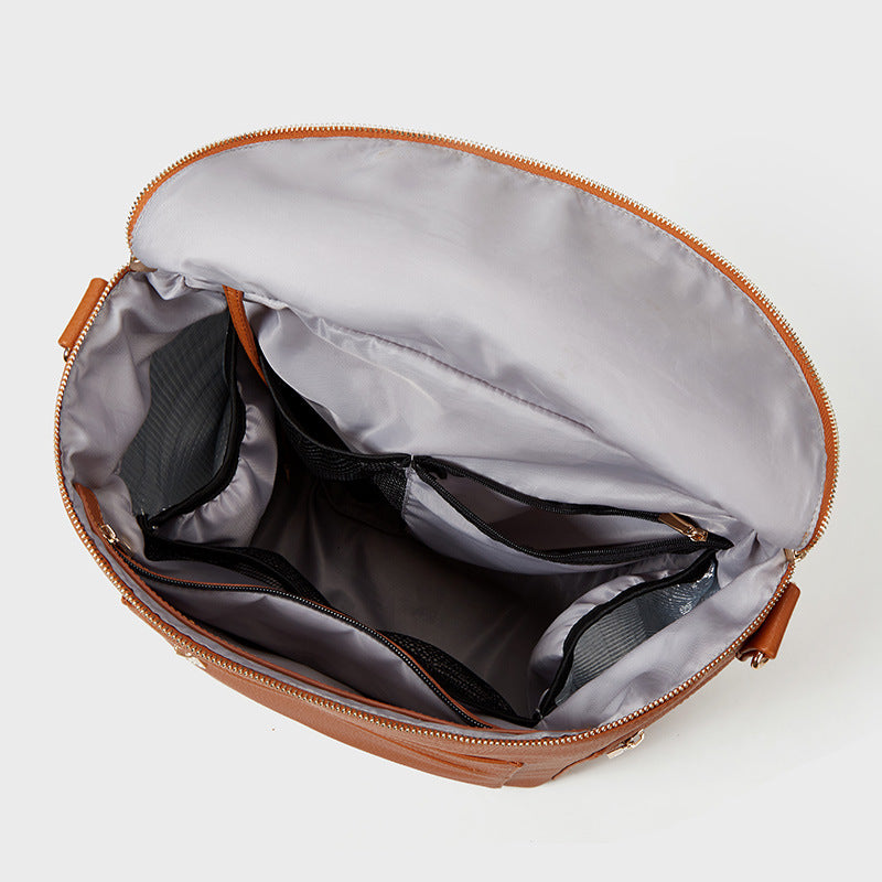 Multifunktionaler, umwandelbarer Rucksack aus braunem Leder für den Weekender