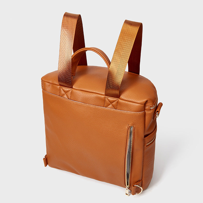 Multifunktionaler, umwandelbarer Rucksack aus braunem Leder für den Weekender