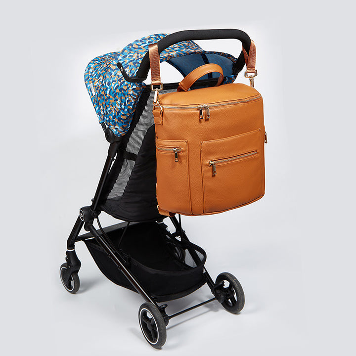 Multifunktionaler, umwandelbarer Rucksack aus braunem Leder für den Weekender