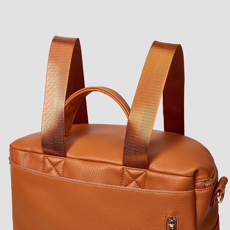 Multifunktionaler, umwandelbarer Rucksack aus braunem Leder für den Weekender