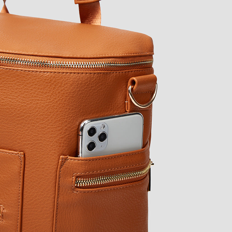 Multifunktionaler, umwandelbarer Rucksack aus braunem Leder für den Weekender