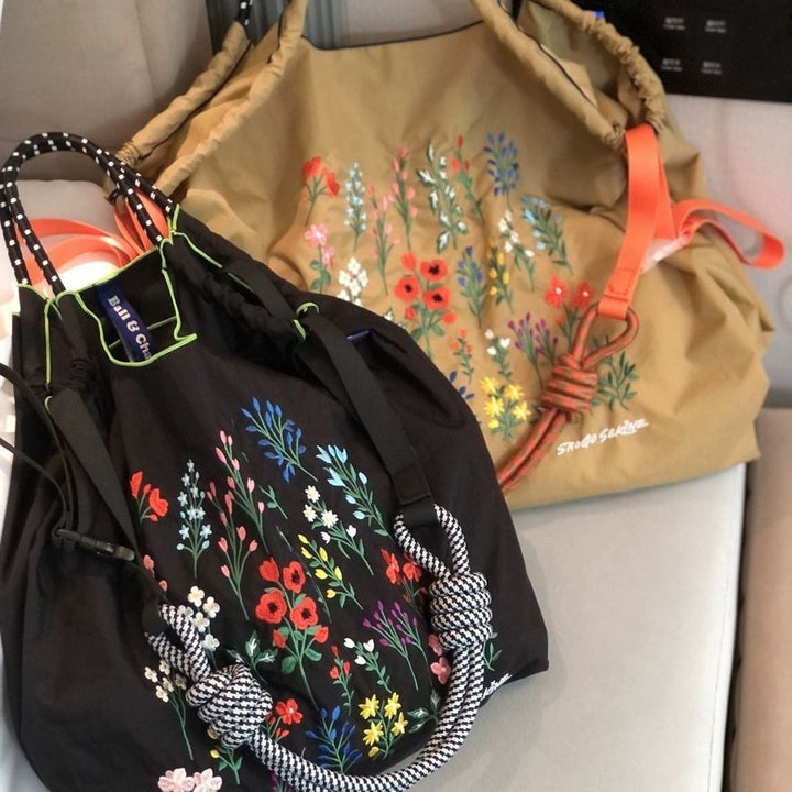 Handtasche mit Blumenstickerei, schwere Umhängetasche aus Nylon mit Kordelzug für Damen