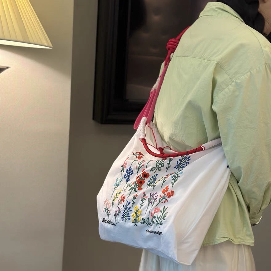 Handtasche mit Blumenstickerei, schwere Umhängetasche aus Nylon mit Kordelzug für Damen