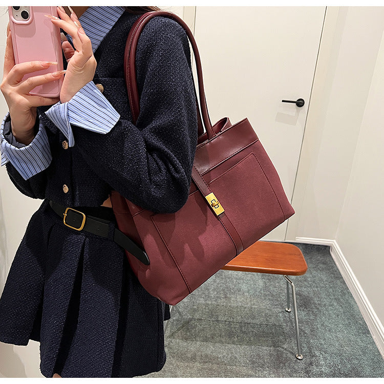 Frosted Commuter Tote Minimalistische Unterarmtasche aus einfarbigem Leder