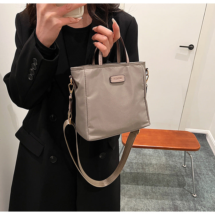 Mini-Tragetasche für Damen, leichte Umhängetasche mit mehreren Fächern