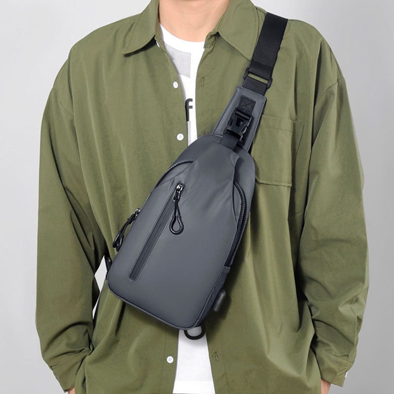 Mehrzweck-Slingbag, wasserdicht, Brusttasche für Herren mit USB-Ladegerät 