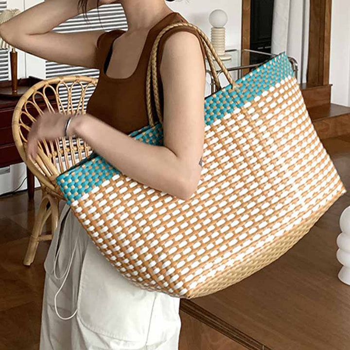 Große Tragetasche für Damen, farblich passende Strandtasche aus Stroh