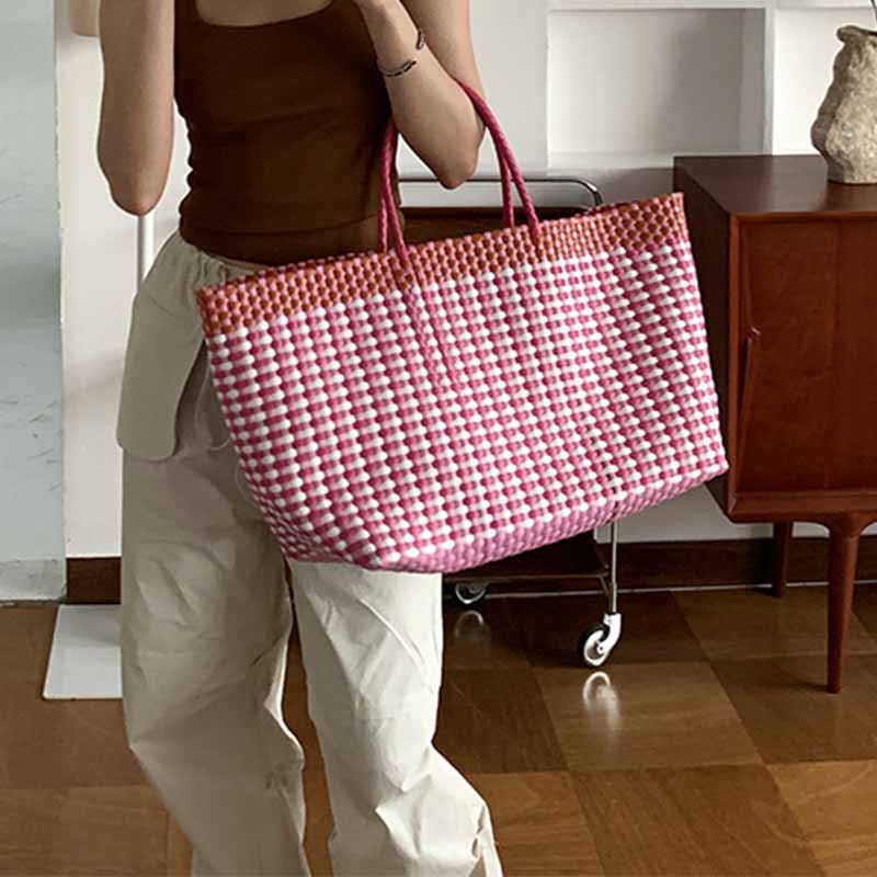 Große Tragetasche für Damen, farblich passende Strandtasche aus Stroh