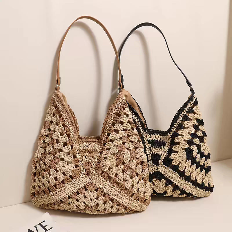Stroh-Umhängetasche für Damen, ausgehöhlte Urlaubs-/Strandtasche