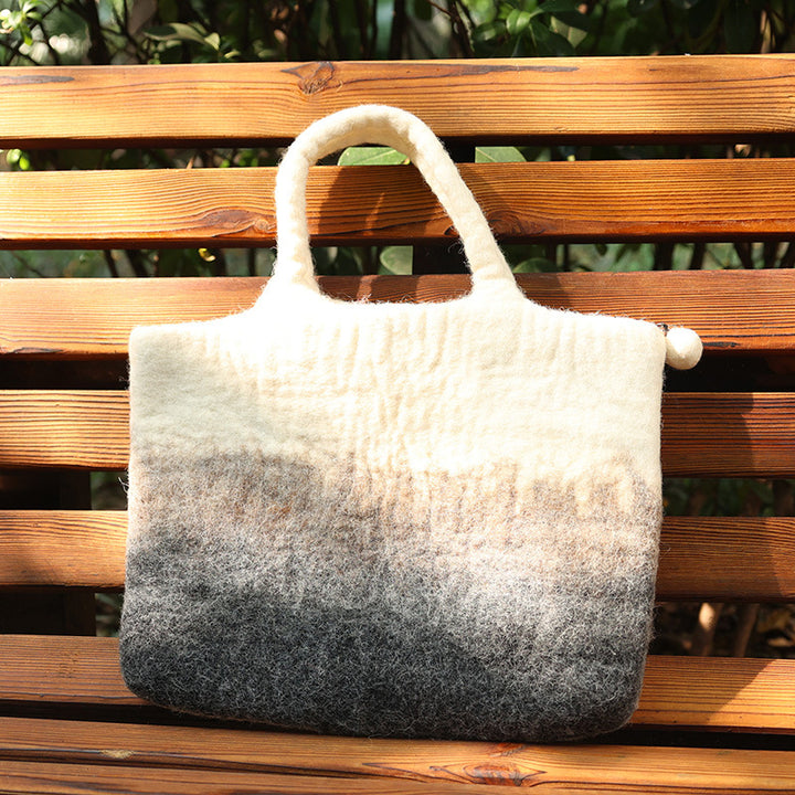 Natürliche, farblich passende Handtasche für Damen aus Wollfilz