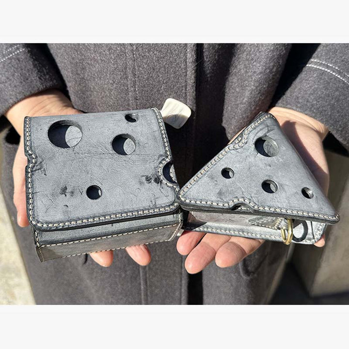 Süße Mini-Umhängetasche in Käseform aus pflanzlich gegerbtem Leder