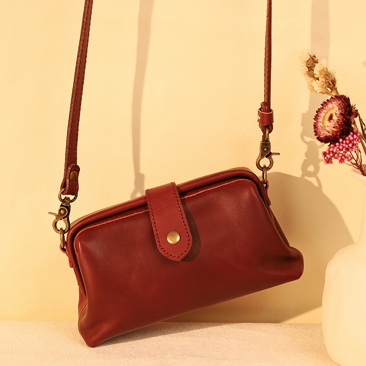 Retro-Handtasche aus echtem Leder mit einzigartiger Öffnung