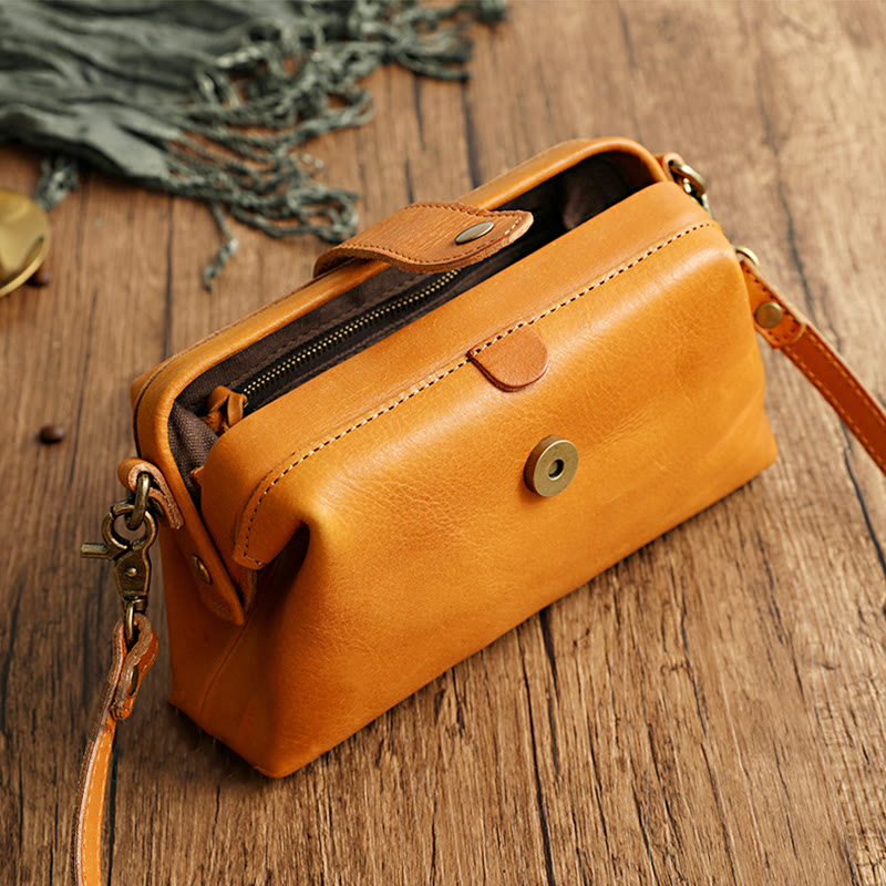 Retro-Handtasche aus echtem Leder mit einzigartiger Öffnung