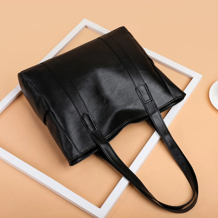Große Tragetasche aus weichem Leder für Damen