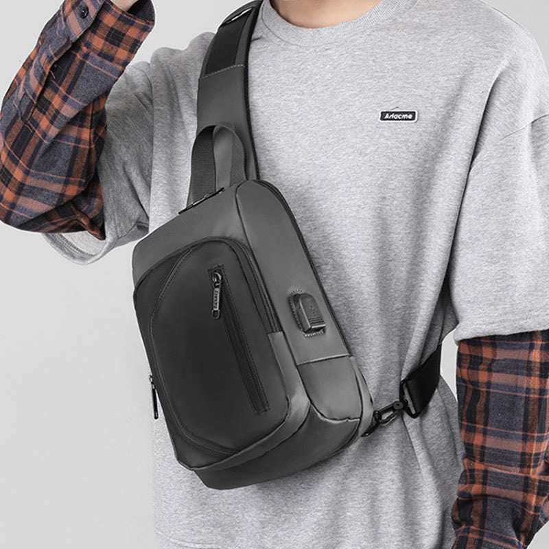 Wasserdichte, lässige Schultertasche mit USB-Ladeanschluss