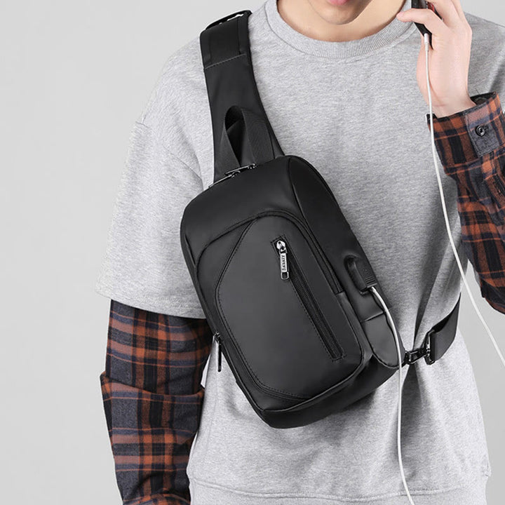 Wasserdichte, lässige Schultertasche mit USB-Ladeanschluss