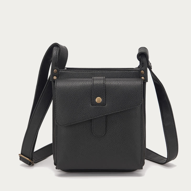 Kleine Umhängetasche aus weichem, gekrispeltem veganen Leder im Vintage-Stil mit mehreren Taschen