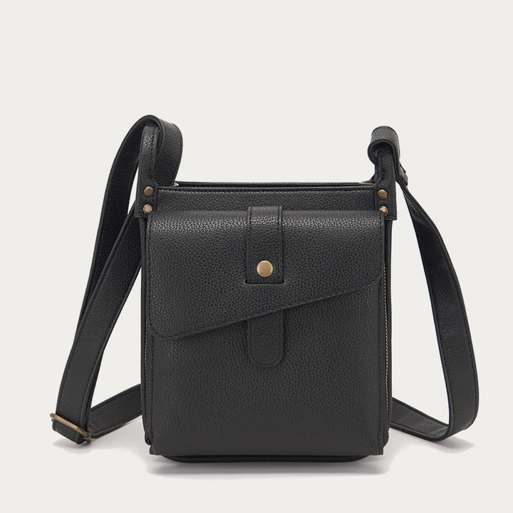 Kleine Umhängetasche aus weichem, gekrispeltem veganen Leder im Vintage-Stil mit mehreren Taschen
