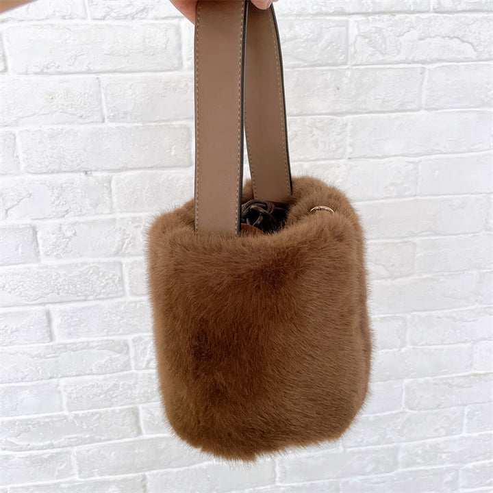 Handtasche mit Kordelzug für Damen, minimalistische Beuteltasche aus Kunstpelz