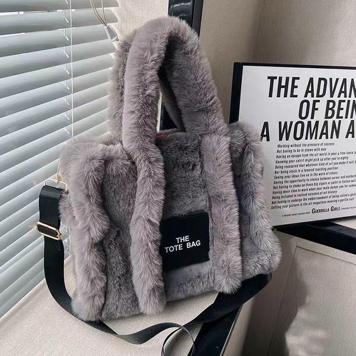 Solide Plüsch-Handtasche für den Winter, weiche Umhängetasche mit breiten Riemen