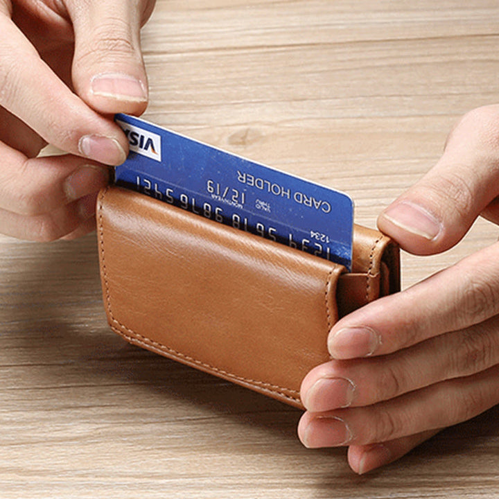 Kleine, kompakte RFID-blockierende Lederbrieftasche mit Airtag-Steckplatz
