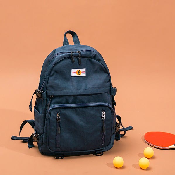 Wasserdichter Rucksack mit mehreren Taschen und großem Fassungsvermögen