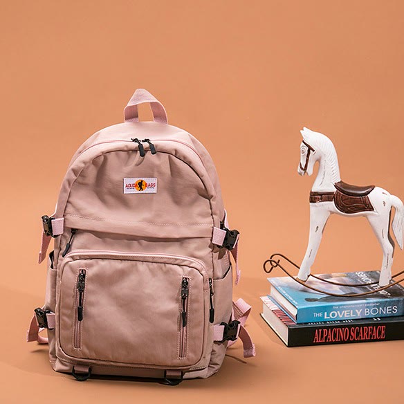 Wasserdichter Rucksack mit mehreren Taschen und großem Fassungsvermögen