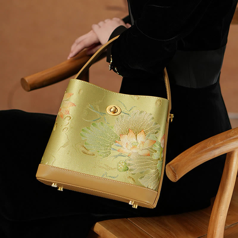 Elegante Handtasche aus Maulbeerseide mit Lotusstickerei, Leder 