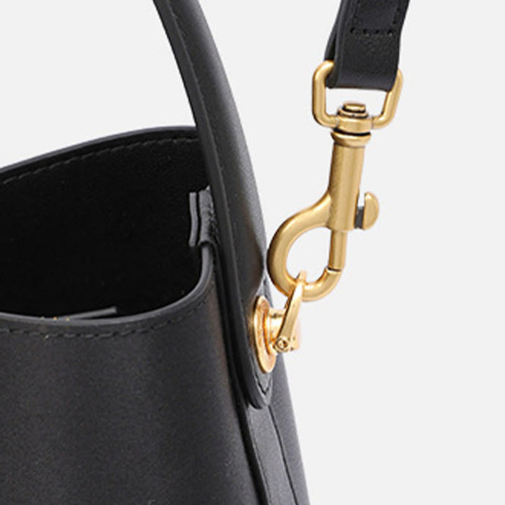 Elegante Handtasche aus Maulbeerseide mit Lotusstickerei, Leder 