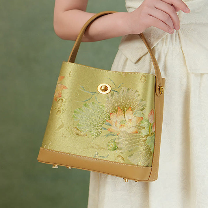 Elegante Handtasche aus Maulbeerseide mit Lotusstickerei, Leder 