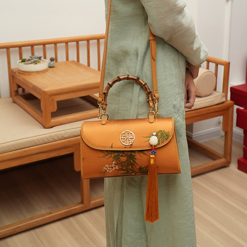 XiangYunSha Abendtasche aus Seide mit Bergmalerei und Bambusgriff