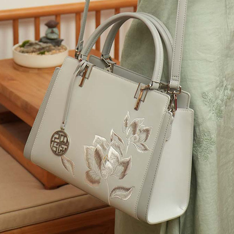 Handtasche aus echtem Leder mit Magnolienblumen-Stickerei