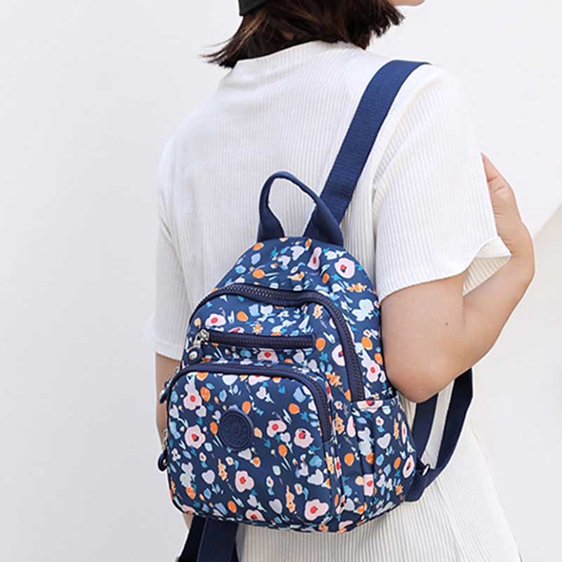 Leichter kompakter Reise-Rucksack für Frauen Funktionaler Mini-Rucksack
