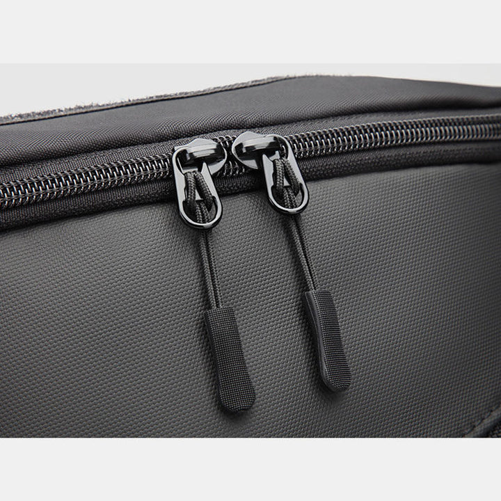 Wasserabweisende Schultertasche mit USB-Ladeanschluss