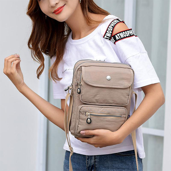 Umhängetasche aus Nylon mit mehreren Taschen
