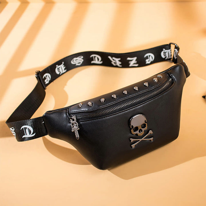 Gürteltasche im Punk-Stil mit Totenkopf und Nietengürtel, Brusttasche