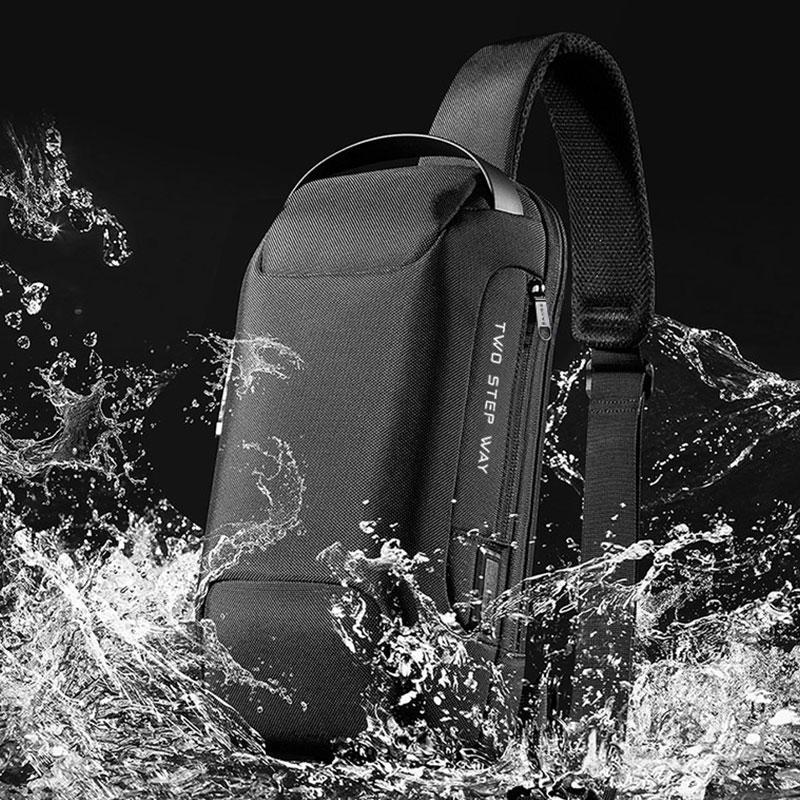 Wasserdichte Schultertasche mit USB-Ladeanschluss