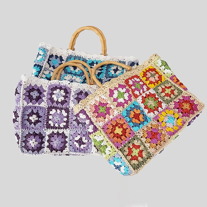 Gestrickte Handtasche mit Blumen-Patchwork-Muster und Bambusgriff