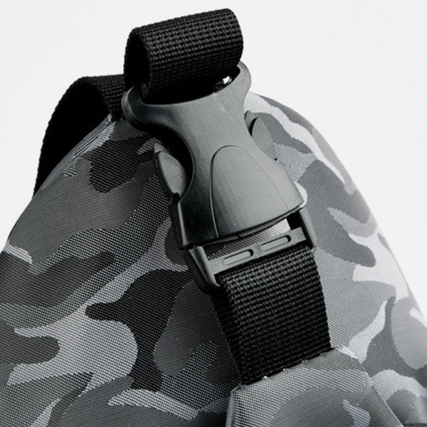 Wasserdichte, großvolumige Sling Bag Umhängetasche