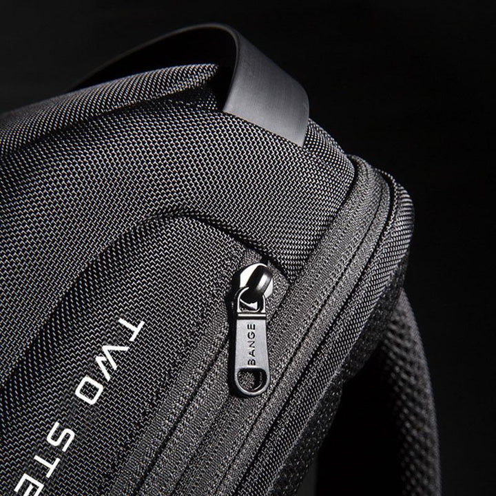 Wasserdichte Schultertasche mit USB-Ladeanschluss
